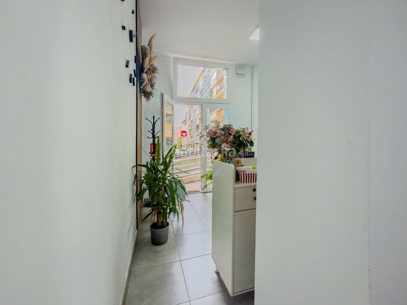 Foto 7598f2ca-dfa6-4211-afb9-74f853b5bd64. Local comercial a Centro - Ayuntamiento Santander