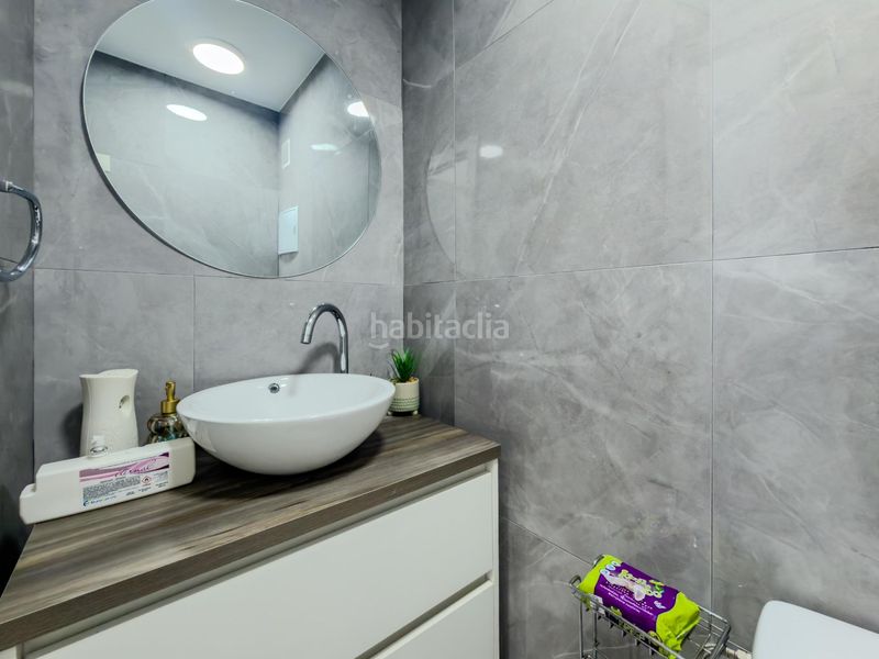 Foto a6d3cfa2-ce44-4686-a1b7-3b88ce81c4b1. Local comercial a Centro - Ayuntamiento Santander