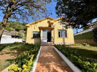 Xalet  Barrio de revilla calva. Casa con jardin en camargo