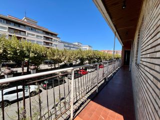 Flat  Avenida de españa. Piso de 3 habitaciones  garaje cerrado en el centro de torrelave