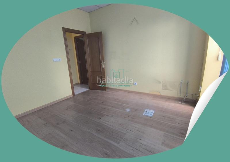 Foto b6433865-c50a-4b3d-b0d5-b26a05613f77. Location local commercial dans Las Ventas León