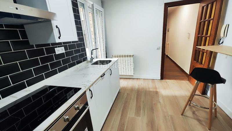 Foto 71cb46b2-67d1-4a22-af1b-15cca6a41d0a. Alquiler piso en alfonso v 7 elegante piso reformado en el corazón !!! vive en el centro, enamórate sin complejos en León