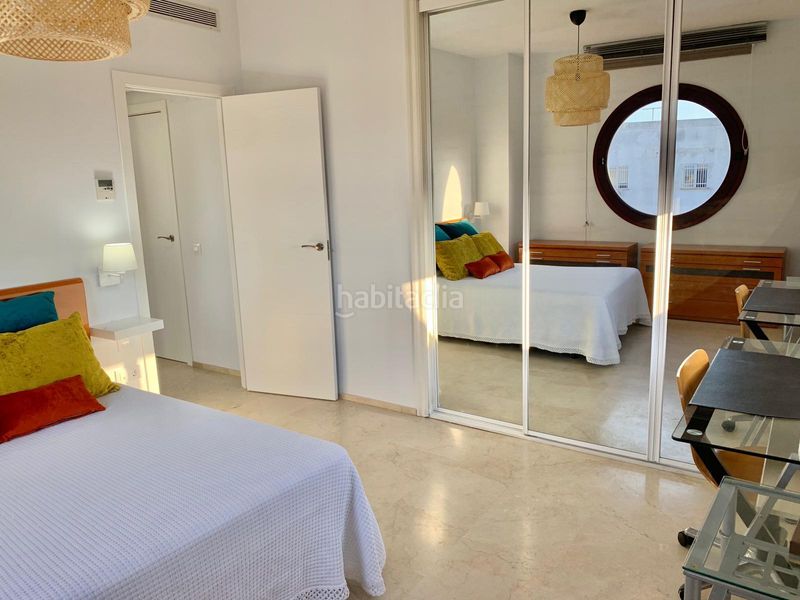 Foto 7420f632-a560-47a4-b6e3-b00959c553e0. Lloguer pis amb calefacció a La Buhaira Sevilla