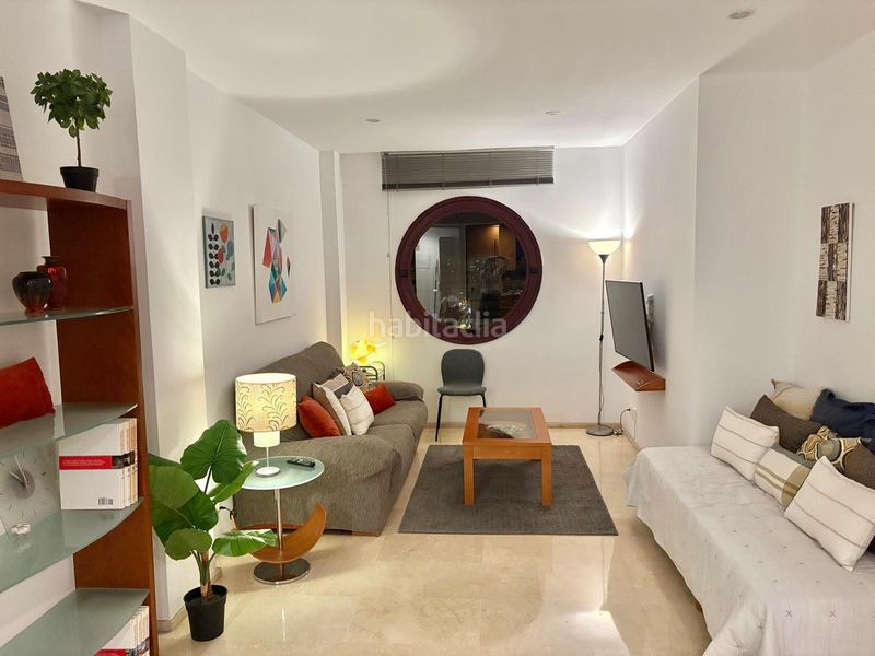 Foto bae6552f-3f83-4a98-9b3c-7f123ed44f41. Lloguer pis amb calefacció a La Buhaira Sevilla