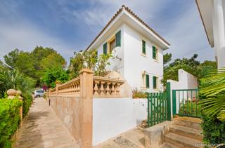 Casa a Font de Sa Cala. Bonita casa adosada en una zona muy tranquila