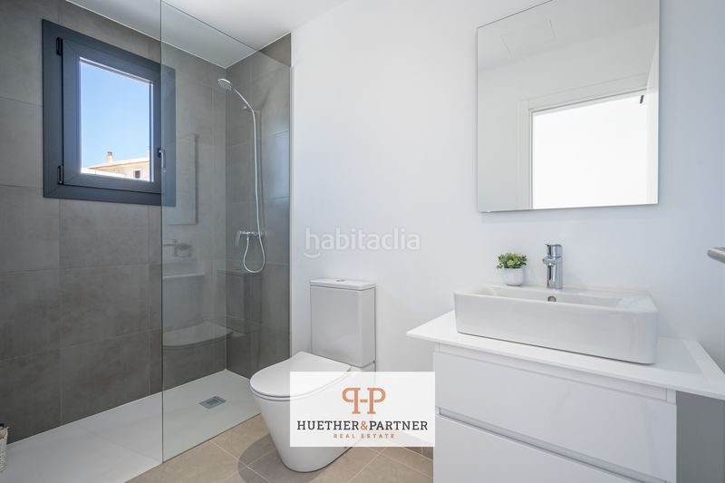 Foto b057bd61-e5f2-4829-907f-d0863a01b620. Casa pareada casas adosadas de nueva construcción con un diseño moderno en Manacor