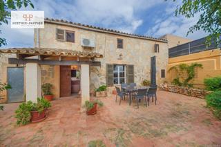 Casale in Porto Cristo. Encantadora finca en mallorca con pequeo terreno, cerca de port