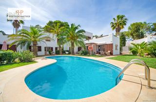 Casa a Cala d´Or. Dos lucrativas propiedades para inversores una victoria para su