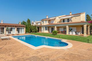 House in Sa Torre. Villa con vistas al mar mediterráneo con licencia de vacaciones,