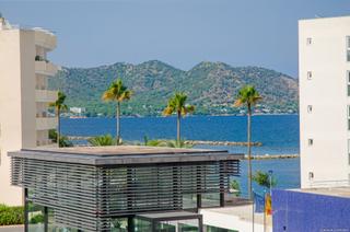 Appartement à Cala Bona. Piso reformado con vistas al mar en cala bona. balcón con vistas