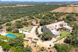 Masia a Campos. Exclusiva finca de lujo cerca de es trenc  lujo mediterráneo en