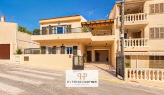 Casa a Son Servera Poble. Vivienda unifamiliar en son servera con vistas al mar, situada a