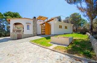 Casa in Cala Murada. Villa con vistas al mar cerca de la playa con licencia de alquil