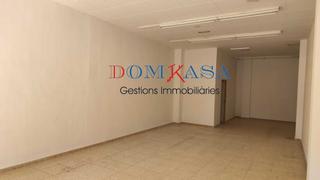 Location Local commercial  Camí de fabaró. Local en el temple  450€