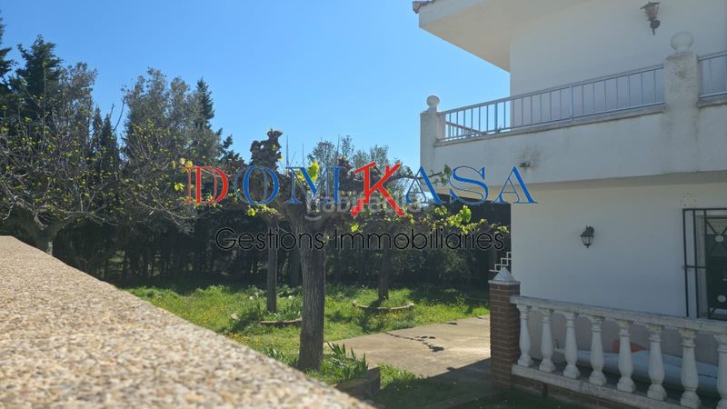 Foto decf5237-8d2e-4273-b38c-0e0601572436. Xalet amb calefacció aparcament piscina a Roquetes