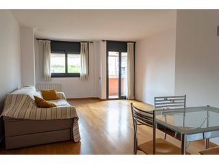 Flat  Calle galcerán de rosanes. Venta de piso en la garriga