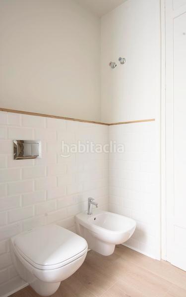 Foto d5477adb-7ee1-46ab-a83b-374f9cb236d5. Rent flat in avenida alfonso el sabio 9 in Barrio del Centro Alicante