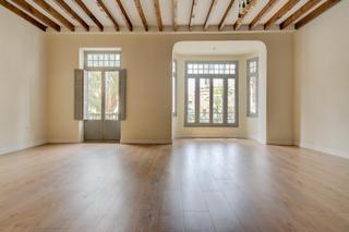 Rent Flat in Avenida de alfonso el sabio 9. Piso rehabilitado con techos altos y 2 dormitorios en avda. alfo