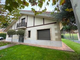 Casa  Del rio tormes. Se vende chalet campo de golf en villamayor
