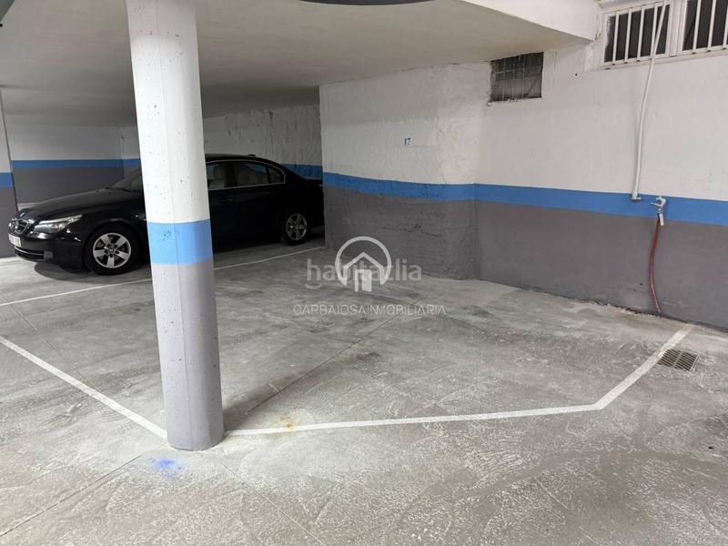 Foto de9a1d96-dba5-450b-a627-55fe526c0be2. Alquiler parking coche alquiler de amplia plaza de garaje junto a paseo canalejas en Salamanca