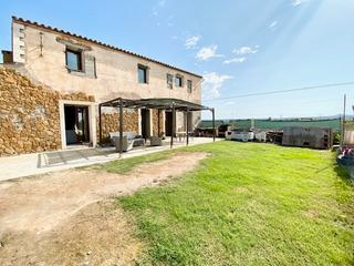 Masia a Carrer caixó 6. Fantástica casa de 396 m2 con parcela de 39.980 m2 ubicada en "s