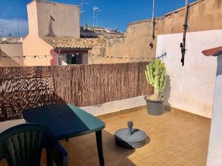 Appartement à El Mercat. Fantástico apartamento reformado de 53 m2 y terraza privada de 1