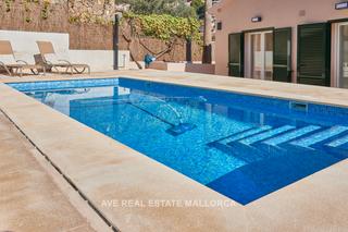 Chalet in Sóller. Magnificent mediterranean style villa with swimming pool in the