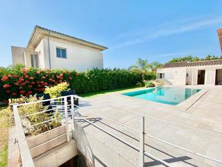 Chalet en Bunyola. Fantástico chalet unifamiliar con piscina y jardín en la urbaniz