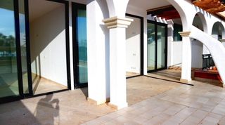 Affitto Piano terra in Carrer de l'illa de xipre 21