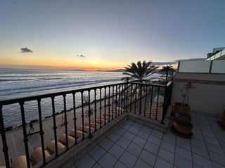 Miete Dachwohnung  Carrer del vicari joaquim fuster. Espectacular ático de 120 m² con dos terrazas y parking en prime