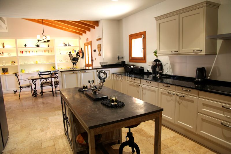 Foto b77ee1a3-5100-4157-a434-f5096156d8a4. Casa con camino riscaldamento parcheggio piscina in Sencelles