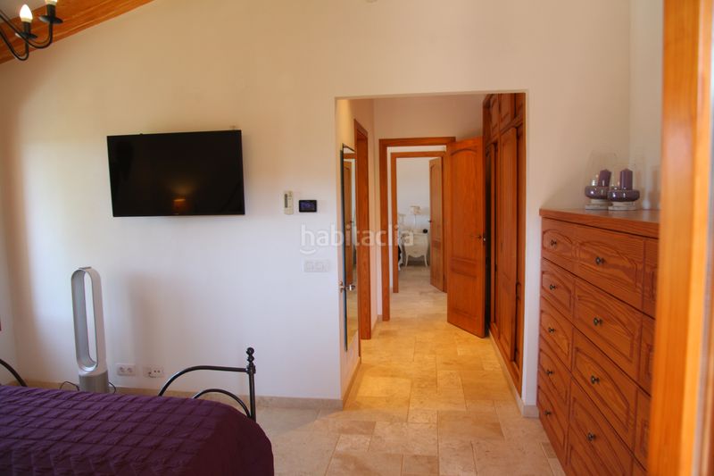 Foto d7da7f3a-5b9f-4420-a74c-6aa20eb1ae1b. Casa con camino riscaldamento parcheggio piscina in Sencelles
