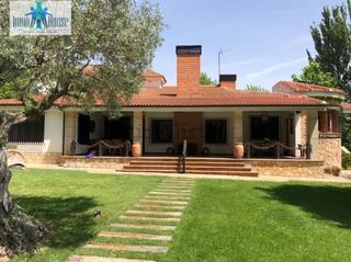Xalet a San Pablo. Gran chalet  carretera jaen