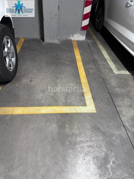 Foto daff51cc-55b4-409d-82c9-9b6d9b3bc6bd. Aparcament cotxe a Carretas - Pajarita Albacete