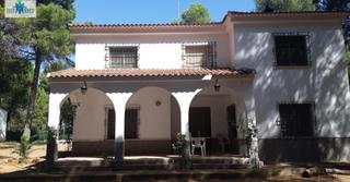 Xalet a Pedanías - Extrarradio. Inmohouse vende casa con terreno en urbaización pinares del júca