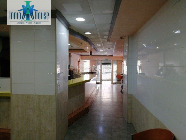 Foto 32640569-0c0d-485e-b5d0-9abe08adff80. Local comercial a Centro Albacete