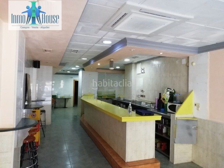 Foto 9871b2b2-c05e-4738-bf1f-e776b25d25a3. Local comercial a Centro Albacete