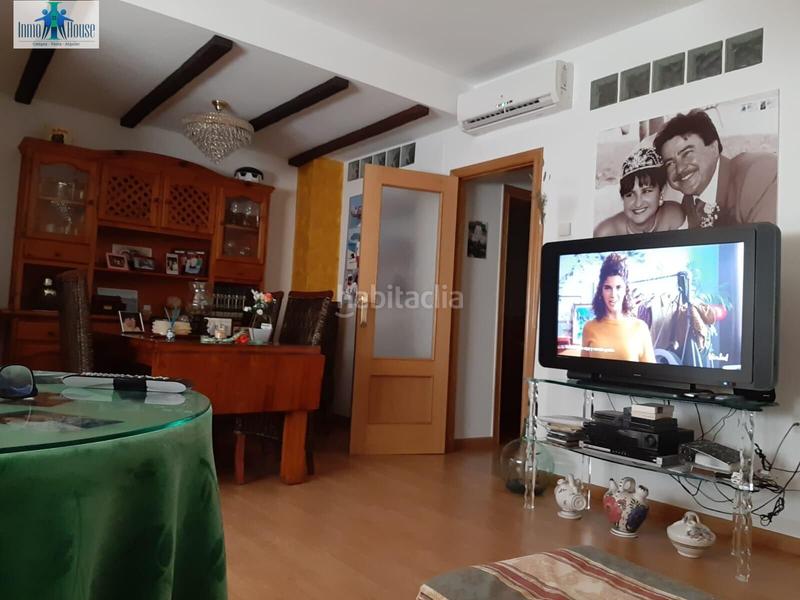 Foto 336b537d-3864-4178-bee7-59e10d93509c. Casa adossada amb aparcament a Pozohondo