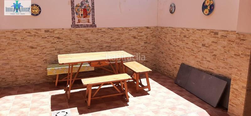 Foto 93efccd0-5e6a-4aaa-b1f1-5eea5126897d. Casa adossada amb aparcament a Pozohondo