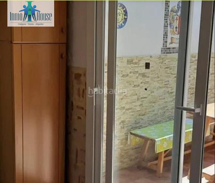 Foto f5b620a9-827b-43f6-887f-6285961486a8. Casa adossada amb aparcament a Pozohondo