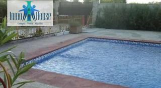 Casa in Pedanías - Extrarradio. Inmohouse vende casa independiente con piscina propia ref.m104
