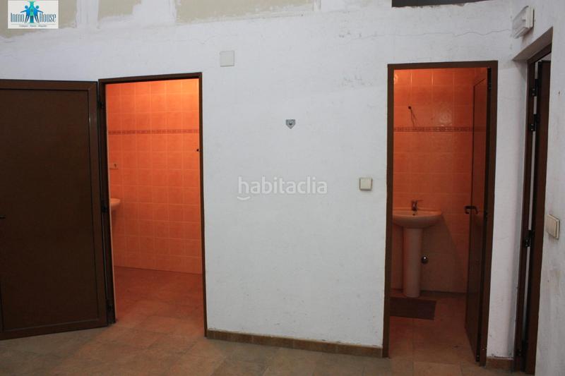 Foto de88a5b4-c812-44e2-9221-35c1cb0ba566. Lloguer local comercial a Industria Albacete