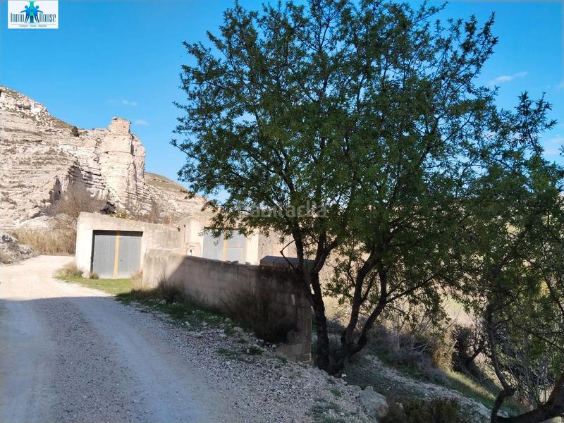 Foto a5f7a306-e67d-40ad-9587-562599f696f7. Masia a Alcalá del Júcar