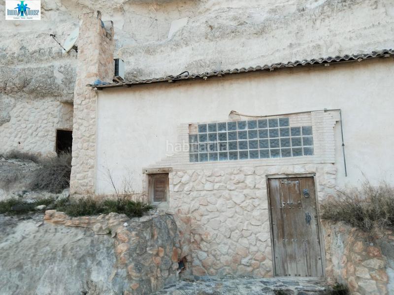 Foto fc73f9db-861e-4d75-a7a2-019e576dafc3. Masia a Alcalá del Júcar