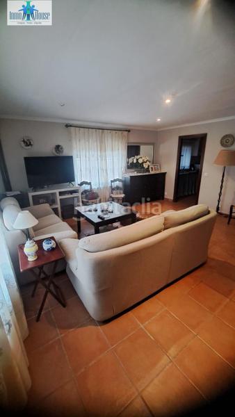 Foto c33900c9-677f-49a0-81b4-2ed7f38aebbf. Chalet inmohouse vende chalet en Vianos