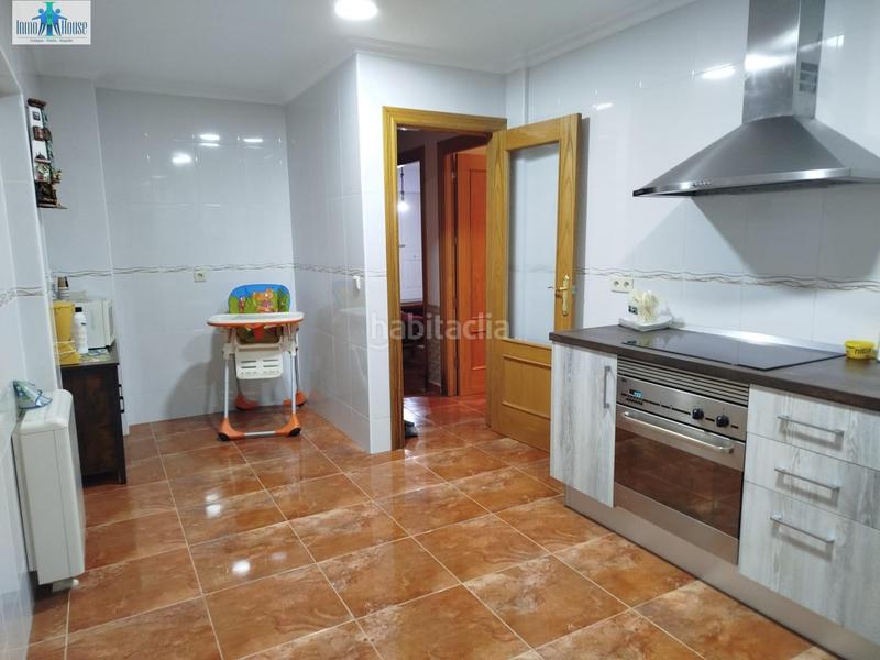 Foto 46672493-05d5-4048-bbfa-70b089370ff0. Casa adossada amb calefacció aparcament piscina a Pozohondo