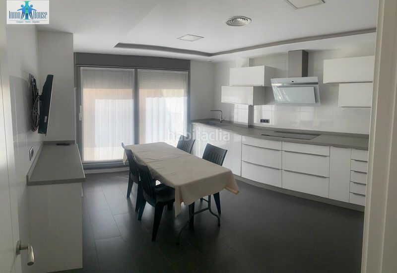 Foto 14e682a6-41ab-4930-b337-01516d33a8de. Casa adossada amb aparcament a Imaginalia - Llanos del Águila Albacete