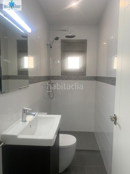Foto bc3dea45-a645-4eca-b5b9-2bd8f78a520b. Casa adossada amb aparcament a Imaginalia - Llanos del Águila Albacete