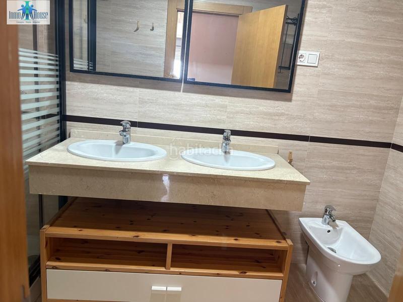 Foto 4533be3b-a03e-4654-b474-acd2c5567d9b. Pis amb calefacció aparcament piscina a Facultad de Medicina Albacete