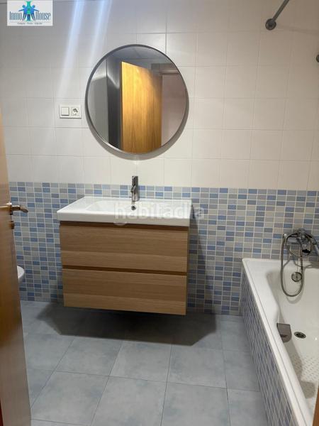 Foto 92206aec-bd42-477a-8706-4a9829c13ef0. Pis amb calefacció aparcament piscina a Facultad de Medicina Albacete